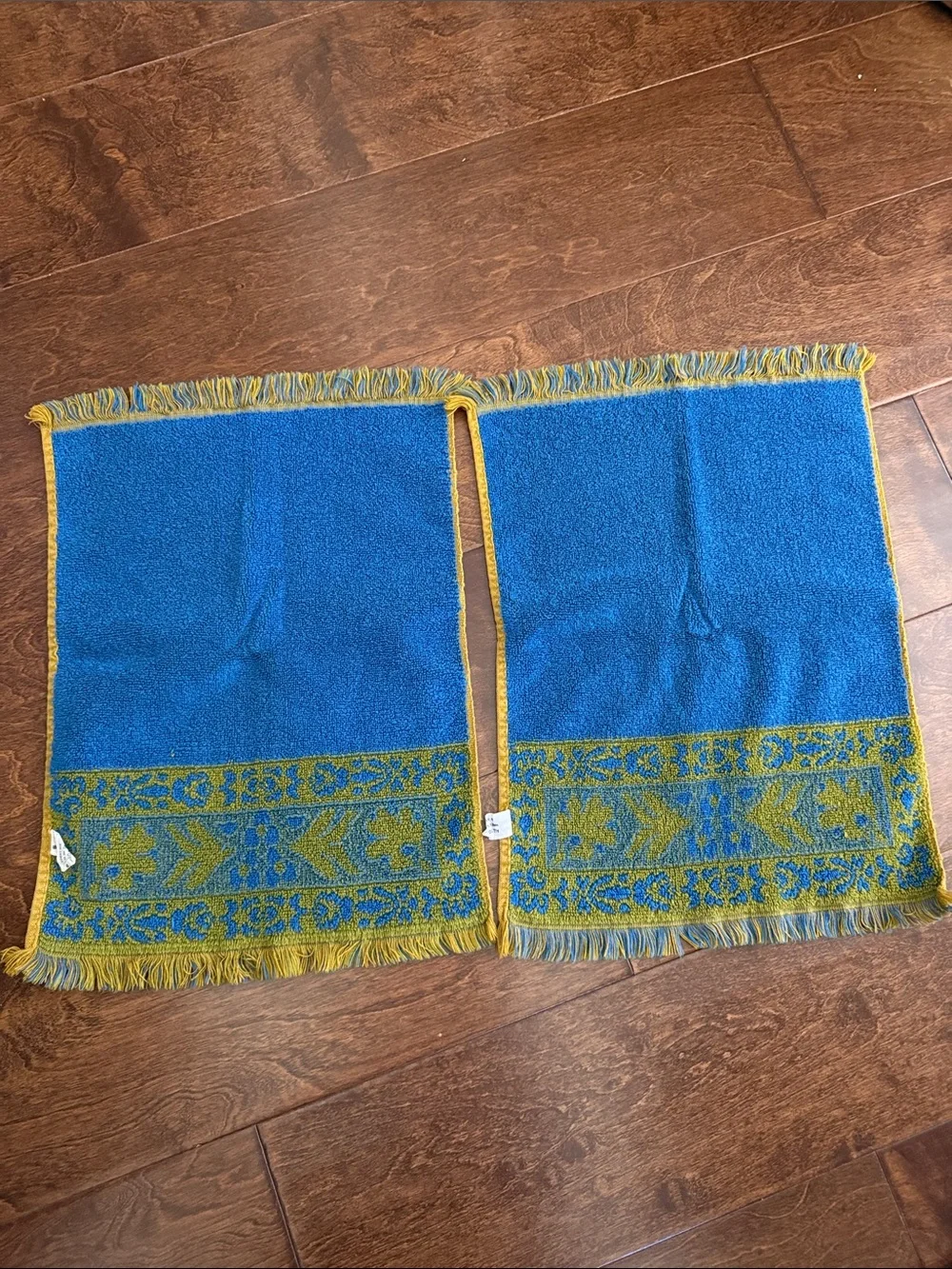 Vintage 70s Stevens Utica Fine Arts Collection Blue Green Boho Hand Face Towels
